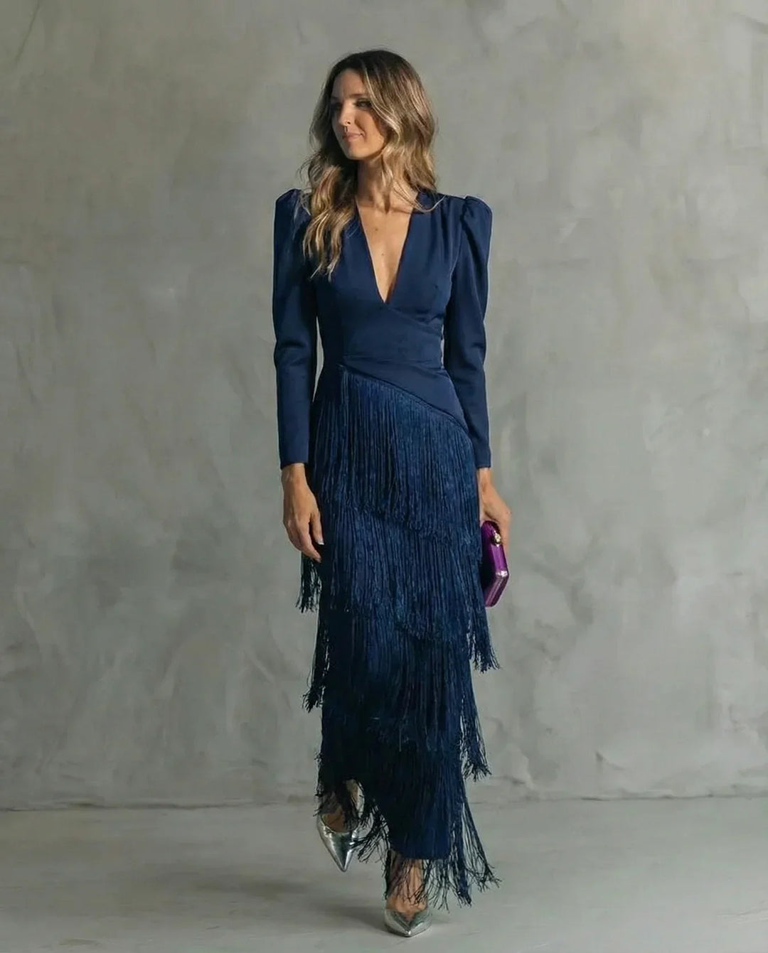 CLARA | VESTIDO ELEGANTE CON MANGAS DE FLECOS